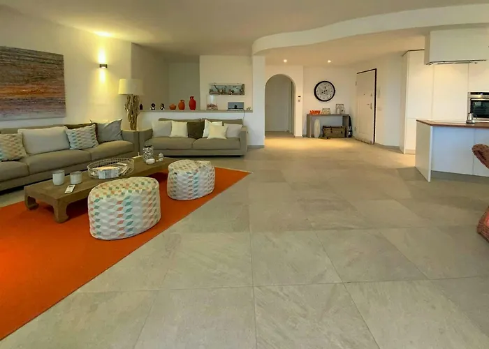 By The Sea With View Of Tavolara Near Semesterbostad