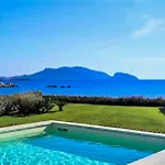 By The Sea With View Of Tavolara Near Сasa de vacaciones